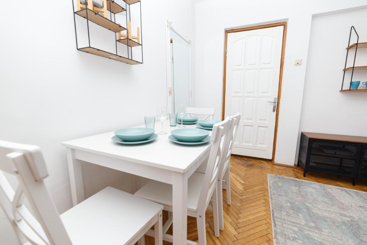 Color Ap Calea Victoriei 12C Apartman Bukarest Kültér fotó