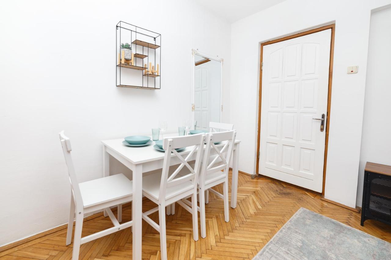 Color Ap Calea Victoriei 12C Apartman Bukarest Kültér fotó