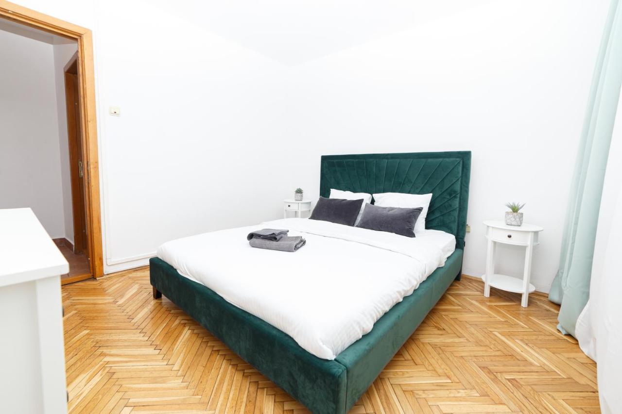 Color Ap Calea Victoriei 12C Apartman Bukarest Kültér fotó